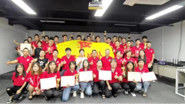 金威瑪出席佛山牛商爭霸賽企業(yè)總結(jié)會